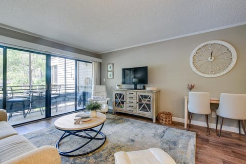 Serene Myrtle Beach Condo with Resort Amenities! Appartamento in Briarcliffe Acres