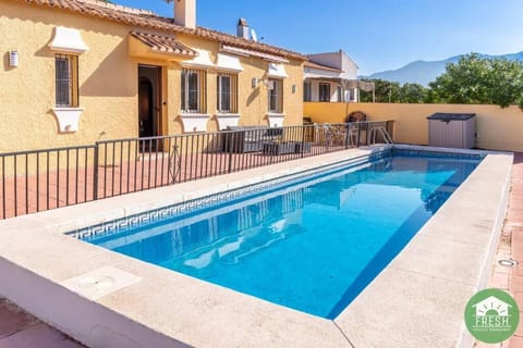 Property building, Mountain view, Swimming pool, Swimming pool, Open Air Bath, sunbed