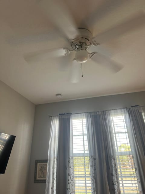 Quiet room in a family home Vacation rental in Lehigh Acres