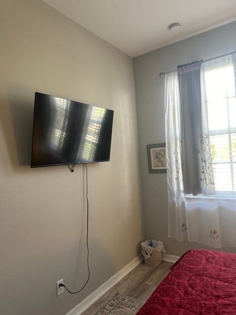 Quiet room in a family home Vacation rental in Lehigh Acres