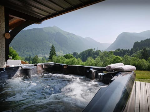Day, Natural landscape, Hot Tub, View (from property/room), Mountain view