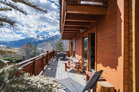 Spring, Day, Natural landscape, View (from property/room), Balcony/Terrace, Balcony/Terrace, Mountain view