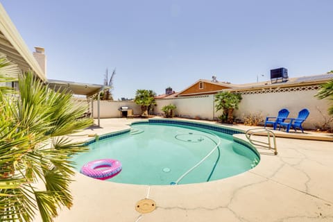 Las Vegas Vacation Rental with Pool and Patio! Haus in Spring Valley