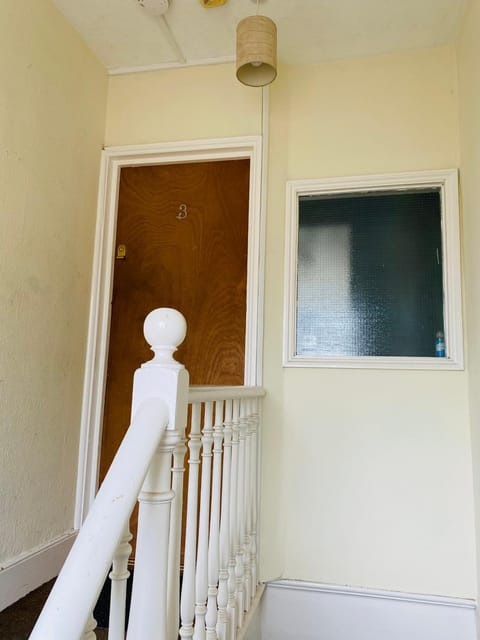 2nd floor shared flat near Bedford train station Casa vacanze in Bedford