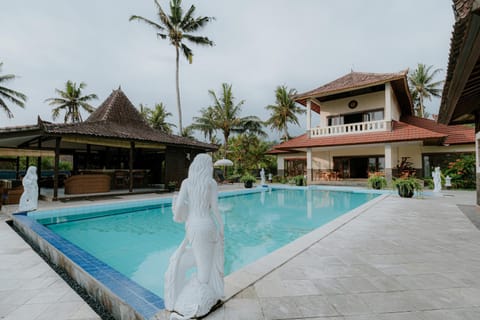 Bali Hai Island Resort Hotel in Pekutatan