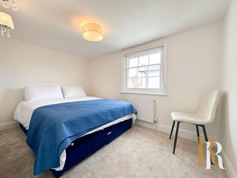 Fisherman's Cottage - Harwich Breaks - BRAND NEW - long stays available great prices - get in touch for all bookings - cottage in harwich - beach stay Apartment in Tendring District