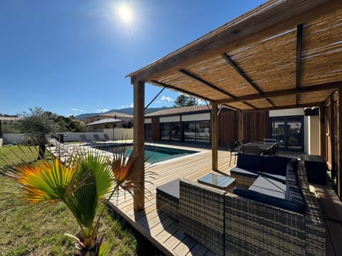 Villa U Sognu Fatu Piscine Privée Climatisée 8 pers proche Mer Rivière & Porto Vecchio Villa in Zonza