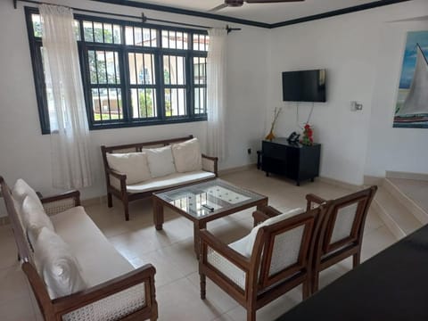 Pendo Residences - Villa 3Br Beachfront Apartment hotel in Diani Beach