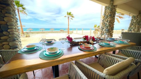 View (from property/room), Dining area, Sea view