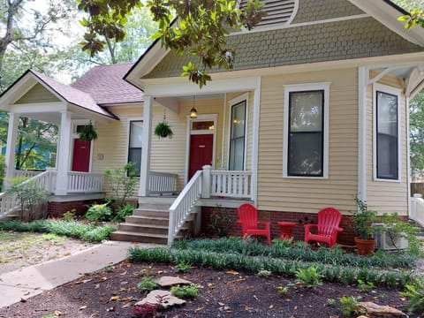 Urban Cottages Bed and Breakfast in Little Rock