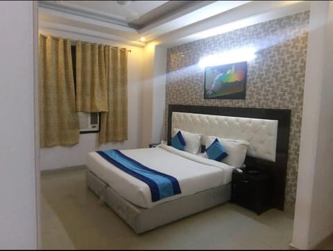 SURYA RESIDENCY Bed and Breakfast in Noida