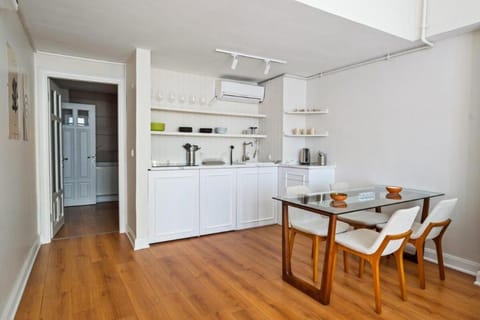 Charming Bright Modern Design 1bd Home #282 Wohnung in Istanbul