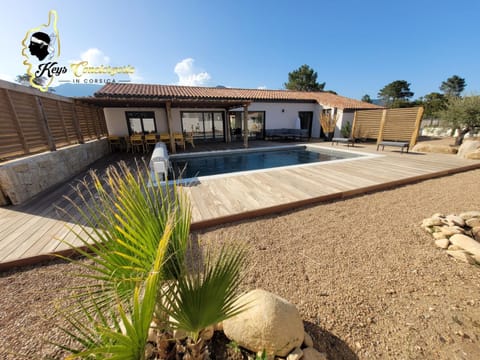 Balcony/Terrace, Balcony/Terrace, Swimming pool