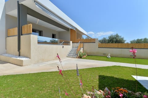 Property building, Garden view