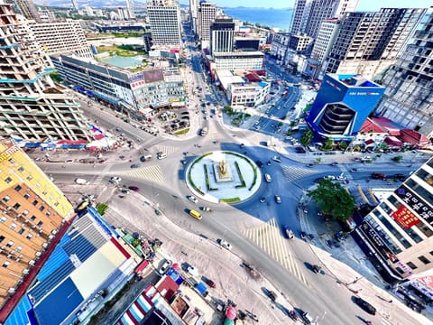 Neighbourhood, Bird's eye view, Street view, Location