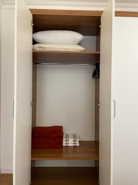 towels, wardrobe