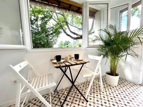 Patio, Day, Seating area, Garden view