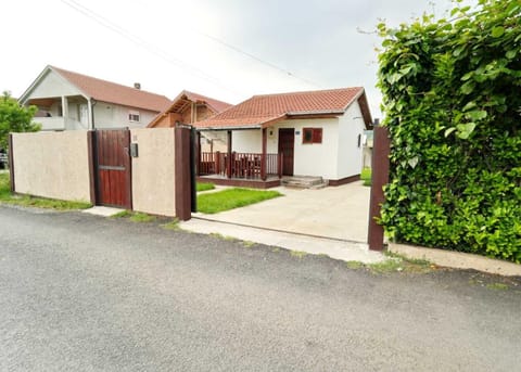 Property building, Street view