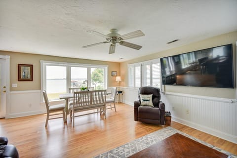 Gloucester Point Vacation Rental on York River! House in Chesapeake Bay