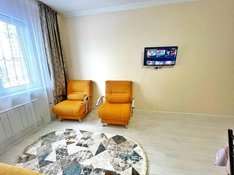 Уютная квартира в центре возле АДК Apartment in Almaty