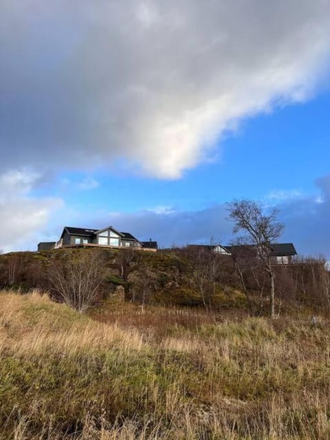 Property building, Day, Natural landscape