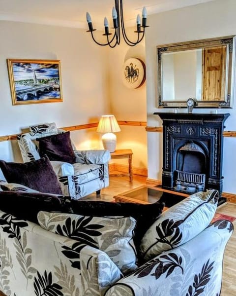 Wild Atlantic Haven, cosy home nr. Ballina & Beach House in County Sligo