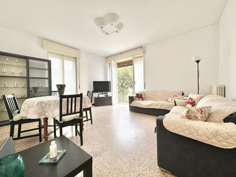 Appartamento Alice - spazioso trilocale - Apartment in Sanremo