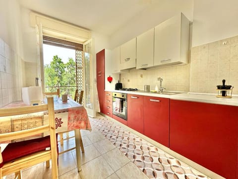 Appartamento Alice - spazioso trilocale - Apartment in Sanremo