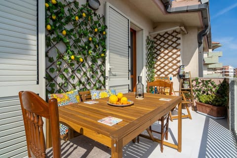 Property building, View (from property/room), Balcony/Terrace, Dining area