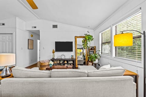 Sea Swept Cottage House in Kill Devil Hills