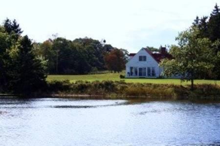 Dorsey House in Brooklin