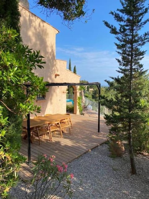 Patio, Dining area, Sea view