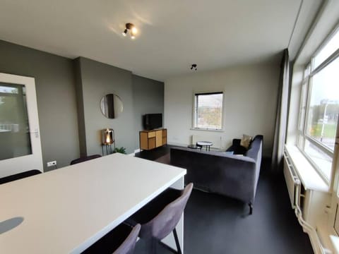 k50159 Spacious and modern apartment near the city center, free parking Apartment in Eindhoven