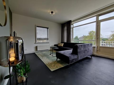 k50159 Spacious and modern apartment near the city center, free parking Condominio in Eindhoven