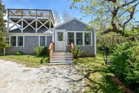 Stunning Bay Views by Beach Dog Friendly House in North Eastham