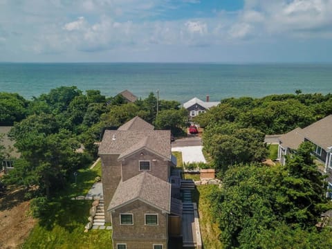 Gorgeous Architectural Home w Water Views House in North Eastham