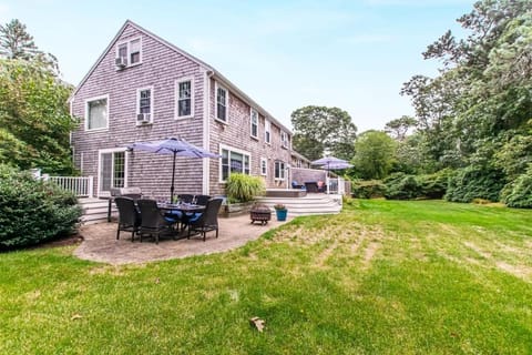 Two Decks Hot Tub Patio Near Grays Beach Maison in Yarmouth Port