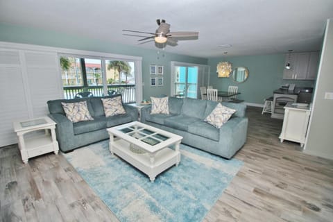 The Tiki Townhouse House in New Smyrna Beach