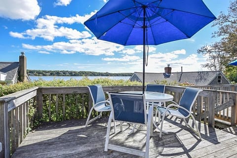 Waterfront with Amazing views Dog Friendly Casa in Orleans