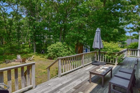 Wraparound Deck Fire Pit & Game Room House in Brewster