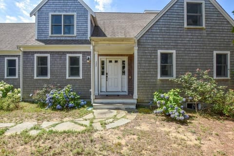 Beautiful Family Home Walk to Beach House in North Eastham