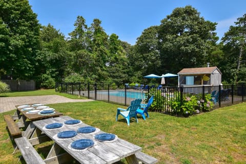 Sleeps 14 Home w Pool Great for Families Casa in Harwich