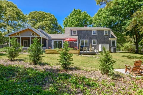 Stellar Home with Hot Tub & Movie Room Haus in Chatham