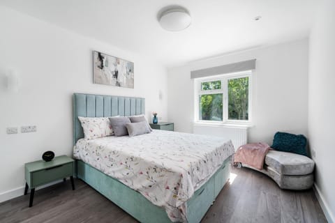 Newly Refurbished 2 Bed Flat Apartamento in Edgware