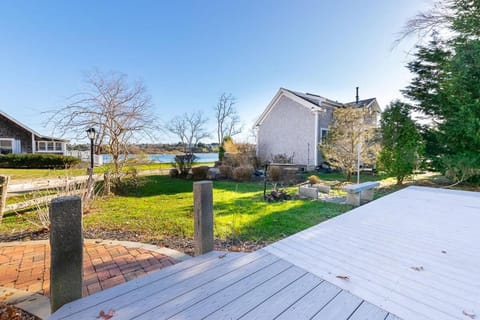 Relaxing Home with Dock Dog Welcome House in Orleans