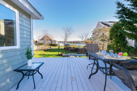 Relaxing Home with Dock Dog Welcome House in Orleans