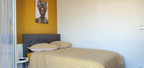Charming Room with shared space close to PARIS - Chambres Confort avec espaces partagés proche de PARIS Alojamiento y desayuno in Vitry-sur-Seine