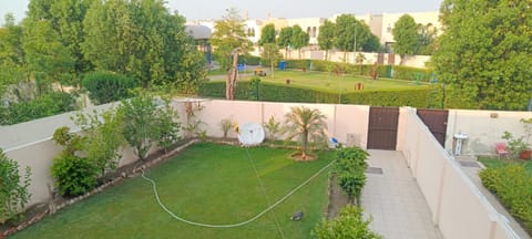 Haven Lodge, 4BR Holiday Home with Park Access House in Lahore