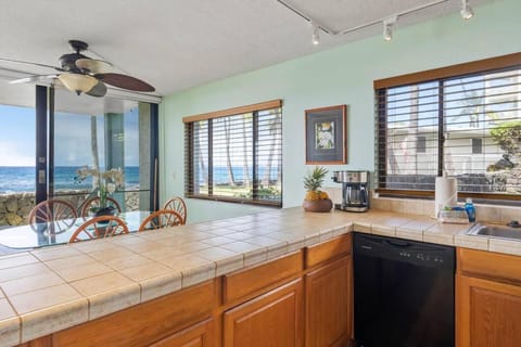 Step Into the Ocean from your Lanai @ Kona Reef D-8 House in Holualoa