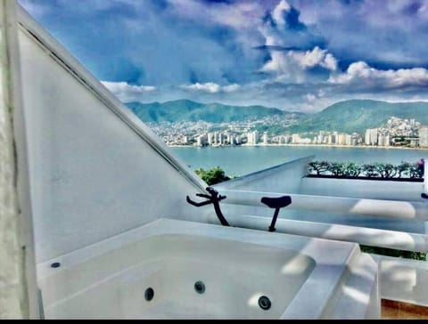 Hermosa vista a la bahía Condo in Acapulco